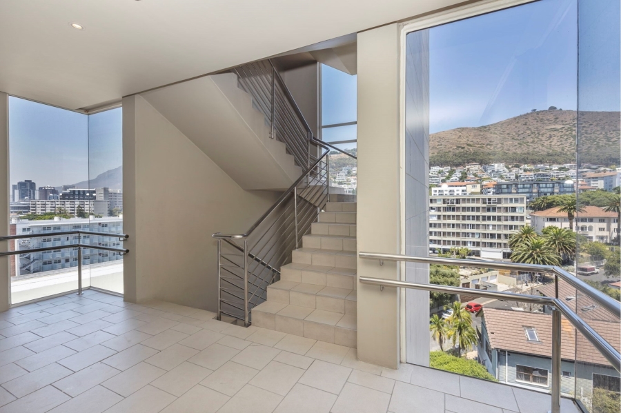 To Let 1 Bedroom Property for Rent in Green Point Western Cape